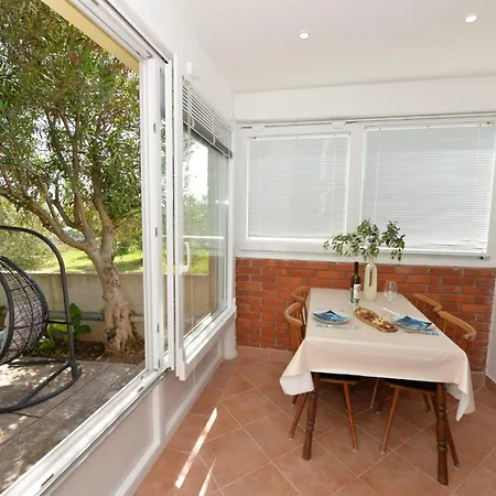 Seaside House For Families With Children Banj, Pasman - 24665 Ferienhaus Kukljica