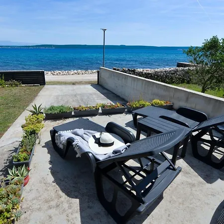 Seaside House For Families With Children Banj, Pasman - 24665 Hébergement de vacances Kukljica