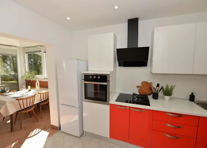 Дом отдыха Seaside House For Families With Children Banj, Pasman - 24665