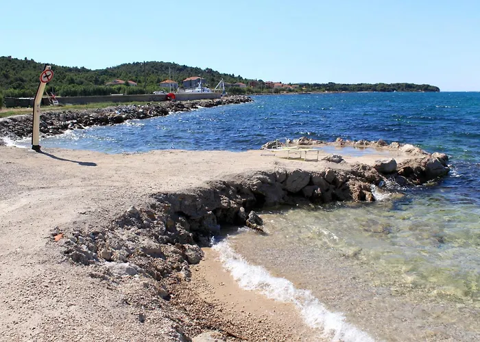 Дом отдыха Seaside House For Families With Children Banj, Pasman - 24665 *