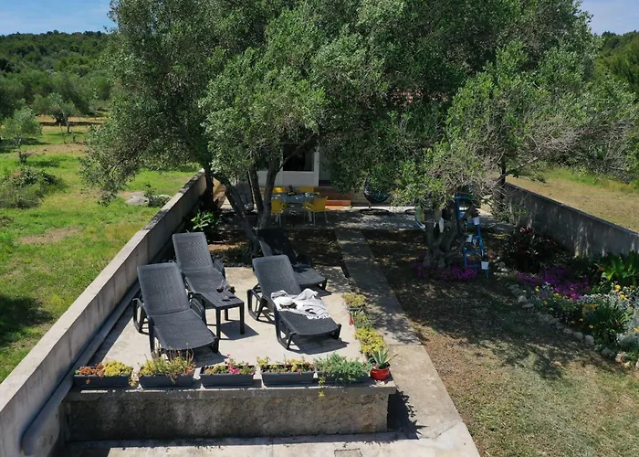 Seaside House For Families With Children Banj, Pasman - 24665 * Куклица