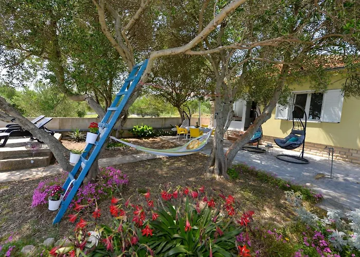 Seaside House For Families With Children Banj, Pasman - 24665 * Куклица